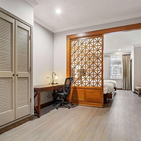 Wyndham Garden Baronne Plaza Hotel New Orleans Exterior foto
