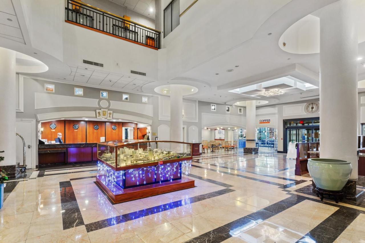 Wyndham Garden Baronne Plaza Hotel New Orleans Exterior foto