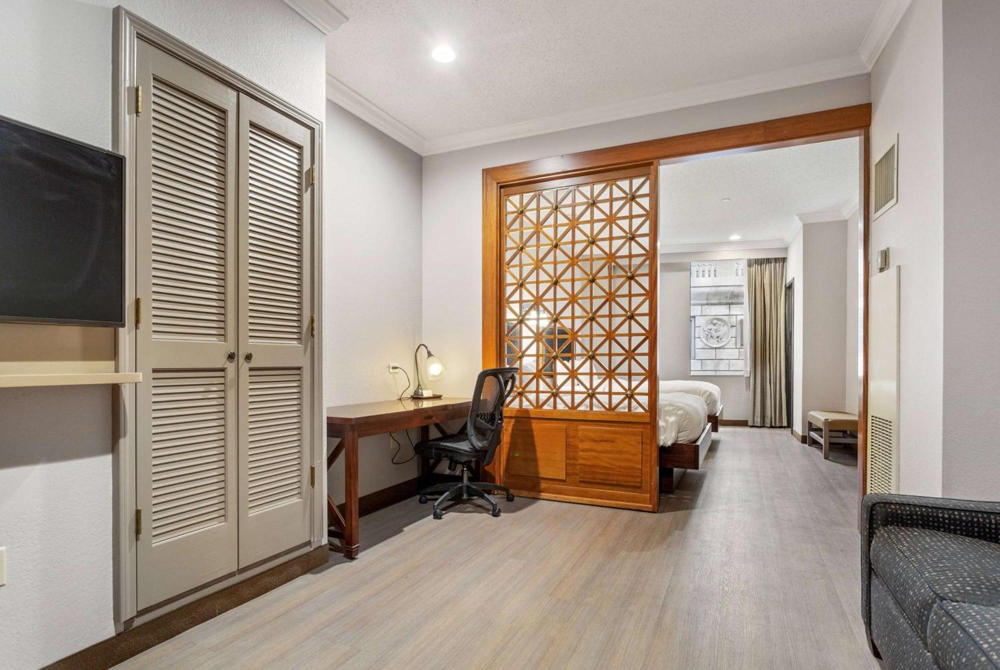 Wyndham Garden Baronne Plaza Hotel New Orleans Exterior foto