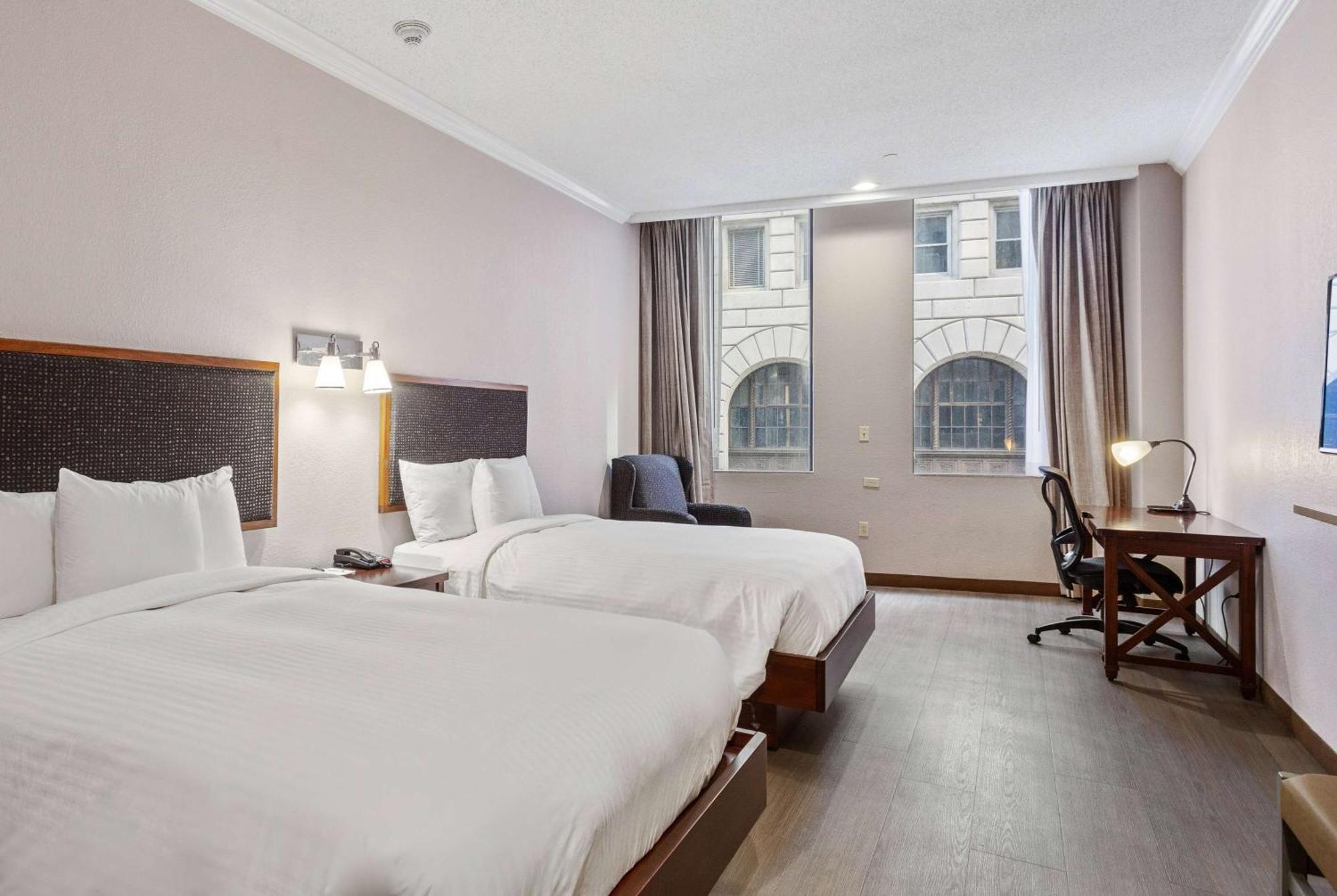 Wyndham Garden Baronne Plaza Hotel New Orleans Exterior foto
